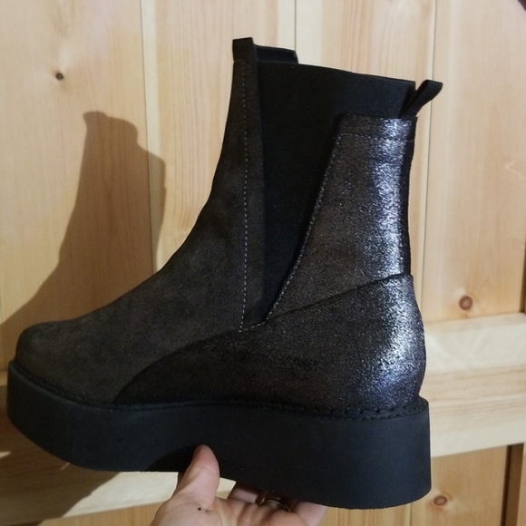 Musette Chelsea Boots 8 - Picture 3 of 4